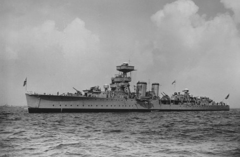 Le HMS Curlew en version antiaérienne