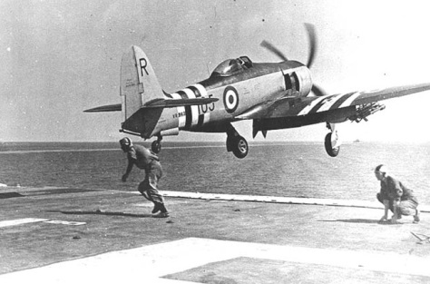 Hawker Sea Fury au catapultage 