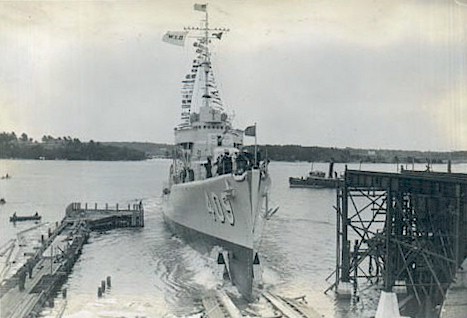 USS Sims (DD-409) lancement